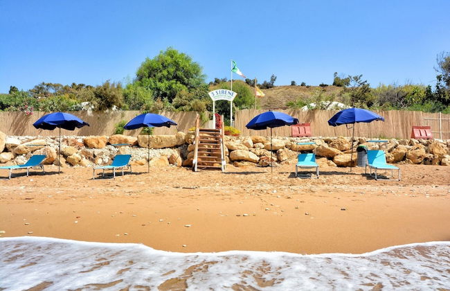 Cottage on the Beach - Photo 13