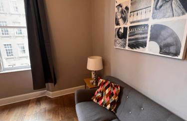 John Knox's Apartment on Edinburgh's Royal Mile - Photo 2