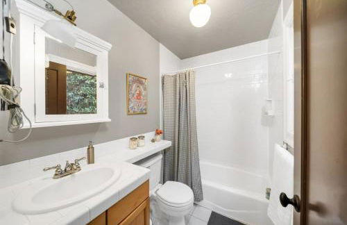 Atwater Oasis with Pool and HotTub very Walkable Area - Foto 27