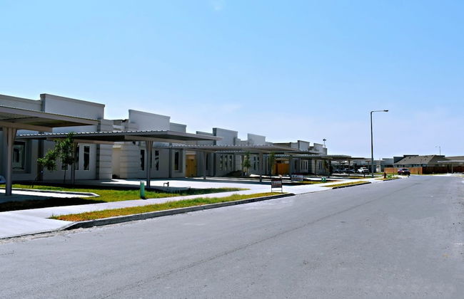 Elegant Apartment 10 min to Mercedes Outlets - Foto 8