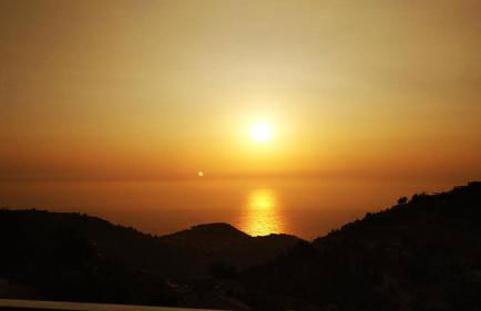 Plagia's Sunset Apartments - Photo 75