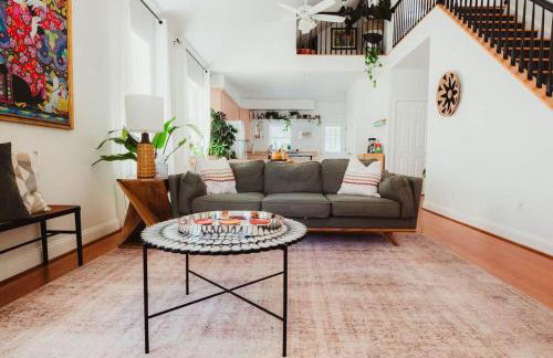 Huge Beach Bungalow- Yard, Beach Pass, King Beds - Foto 2