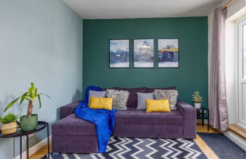 4Bed Central House w Parking & Garden - Foto 15