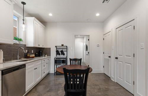 Bourbon House King Bed Luxury Amenities Fast WiFi - Foto 3