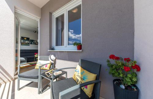 The Fairy's Cave - Free Parking - Photo 27