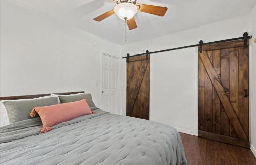 Cozy Home with Game Room and Fire Pit - Foto 21