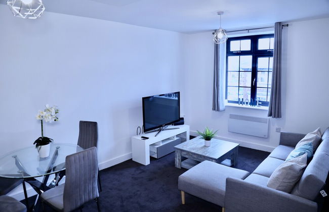Captivating 1-bed Apartment in Nottingham - Photo 7
