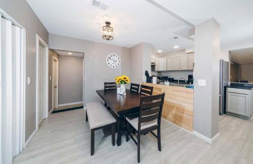 King Bed Creekfront Retreat in Jacksonville - Foto 29