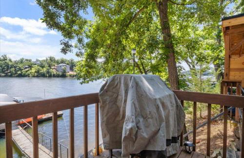 Pet Friendly A Frame w/ Private Dock & Great Lake Views - Foto 39