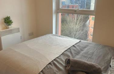Comfortable 2-Bedroom Flat close Etihad and Coop Live - Photo 21