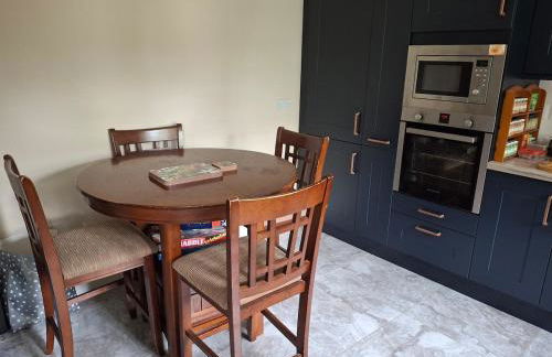 Viola Villa - Craigavon 4 Bed House for 6 Guests - Foto 4