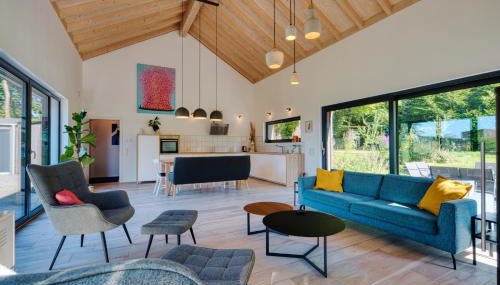 Wäller Haus - Modern villa with fireplace & large natural garden - Foto 2, Garden view, furniture