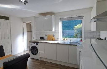 Charming 3 bed near A1 and central Peterborough - Photo 1