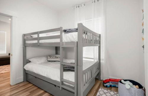 Updated Family Friendly Hillyard Gem NEW HOT TUB! - Foto 18