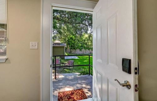 Cozy Riverside Villa - Walkable to Bars & Restaurants - Foto 23