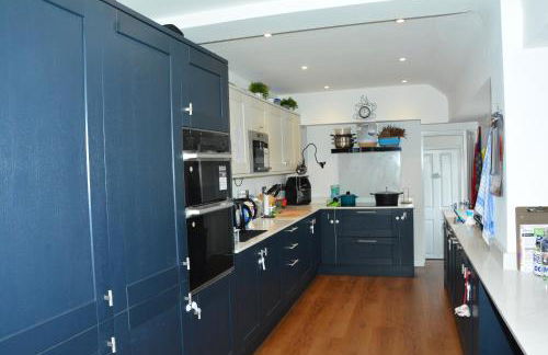 Peaceful Room Overlooking Nature & dedicated bathroom - Foto 6