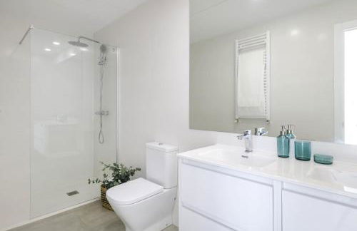 Avenida de San Luis 25, Design and comfort in the true style of Madrid, Book your getaway now! - Foto 77