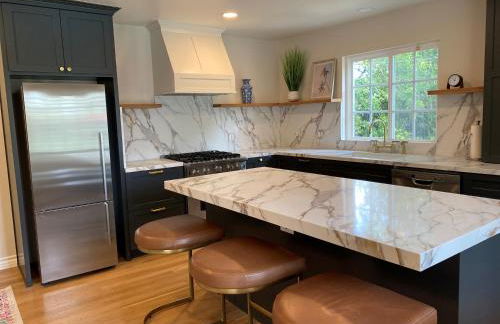 Guest house with private entry and large pool - Foto 8