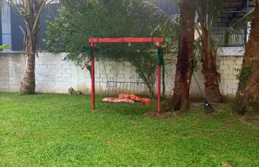 Casa Amarela, 3 Quartos , 15 camas, Acesso rápido às praias - Foto 8