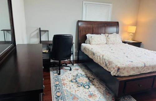 Bright Home for Family and Groups with Patio - Foto 45