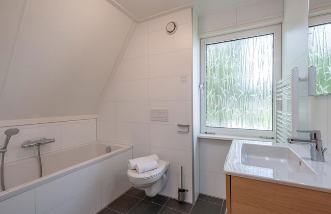 Detached Villa with 4 Bathrooms near Vrachelse Heide - Photo 9