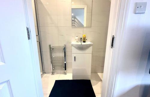 Stylish Modern, Private Apartment,15 Mins To Central London - Photo 20