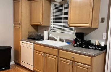 Cozy Bungalow in Madison Heights - Foto 8