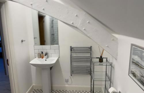 Beautiful, spacious 3 bed Brixham apartment - Photo 25