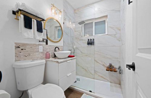 Stunning Little Havana Suites Close to airport, Calle Ocho, Brickell, Wynwood and the Beaches - Free Parking - Foto 17