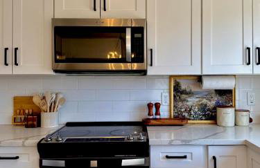 25-Min Monterey Retreat - Photo 3