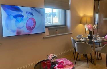 Pretty Pink Posh Penthouse - Foto 34