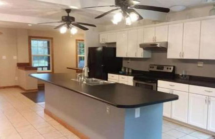 Stunning Getaway Cabin with Expansive Decks near Huntington, West Virginia - Foto 13