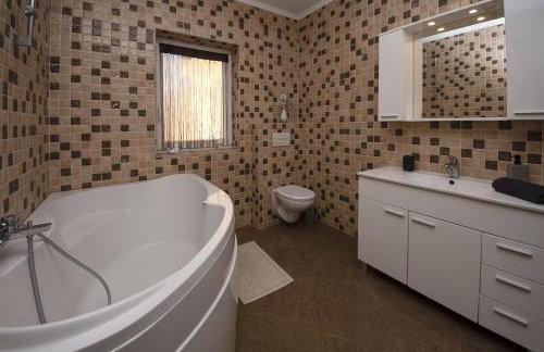 Whitestone Villa - Photo 34