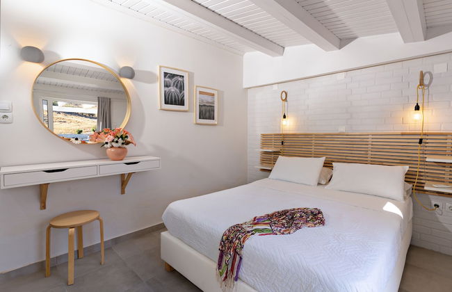 Castello Apartments - Photo 11