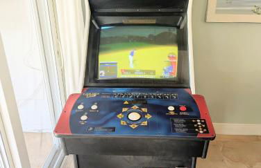 Across from Beach- 3 Master Suites, Heated Pool & Spa, Tanning Ledge, Golden Tee - by Maven Vacation Rentals - Foto 6