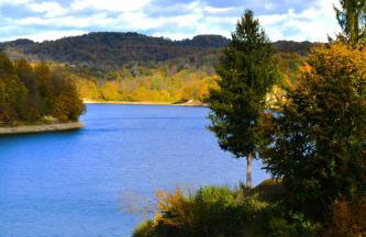 Brama Sanu - z prywatną linią brzegową Jeziora Solińskiego - pomosty - pontony - basen sezonowy - Foto 7