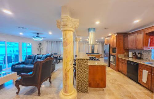 Trendy lux house near strip* Pool *hottub-Kirkland - Foto 21