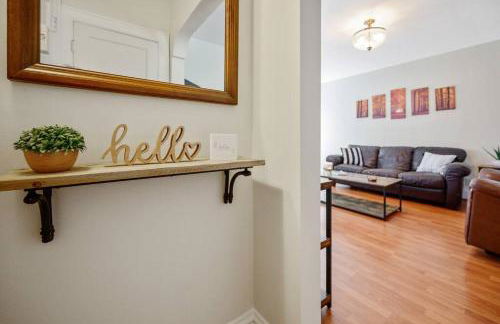 Center St Retreat - 1 Block from Downtown! - Foto 3