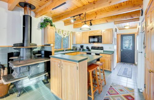 Hot Tub and Boat Dock Waterfront Maine Retreat! - Foto 8