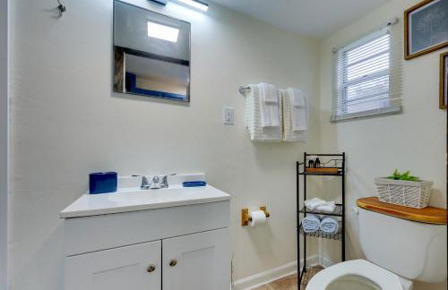 Hawthorne Anglers Cabin with Lake and Dock Access! - Foto 12