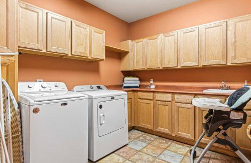 Luxury Getaway Home with Panoramic Views, Pool & Hot Tub! - Foto 44