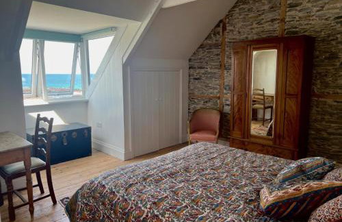 The Moorings - Just a few metres from the sea! - Photo 4