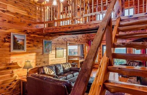 Lodge at OZK Ranch- Incredible mountaintop cabin with hot tub and views - Photo 16