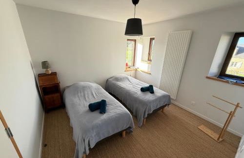 Le Pressoir, maison au calme, grand jardin, vue dégagée sur les champs, belle terrasse, 3 chambres, 2 sdb, 2 WC, parking privé, 5 kms de Bayeux et 7 kms plage d'Arromanches au coeur des plages du débarquement - Foto 18