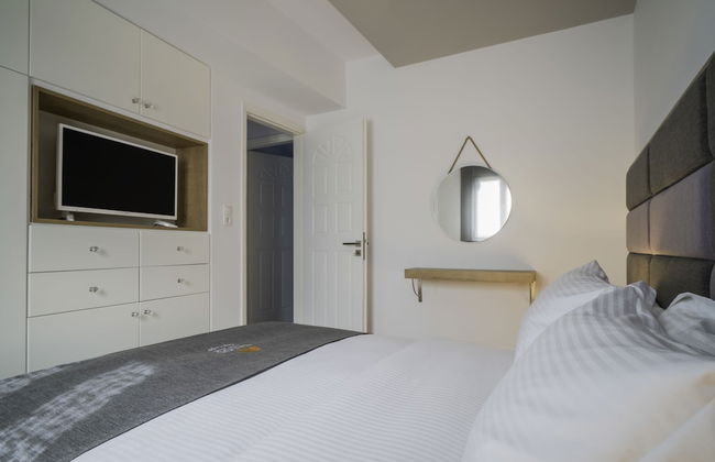 Talos Luxury Suites - Photo 10