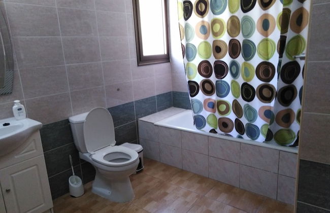 Lovely six Bedroom Villa in Coral Bay - Photo 23