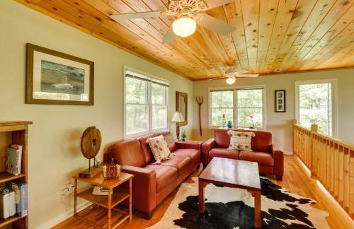 Spacious Georgia Escape with Fireplace, Deck and Grill - Foto 11