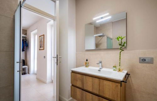 Vivi Milano B - Elegant & Bright 5-Bedroom Flexible Apartment Near Fair with Free Parking - Foto 26