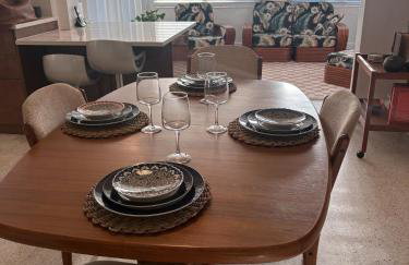 Mid-Century with Outdoor Oasis - Foto 14
