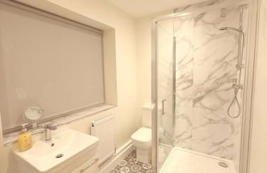 Cosy Corner Cheadle - Photo 8